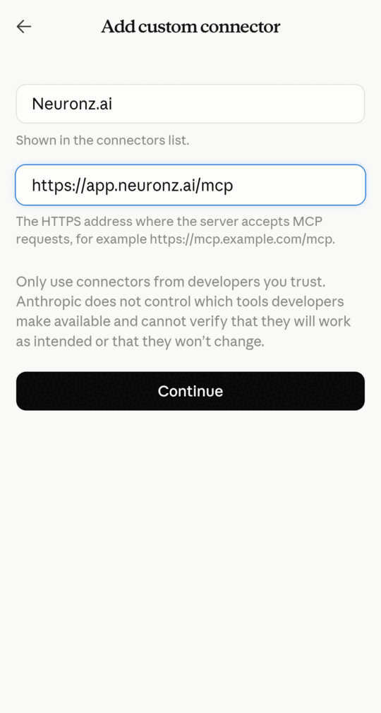 L'écran Add custom connector de l'application Claude sur Android, avec le nom Neuronz.ai et l'URL du serveur MCP remplis